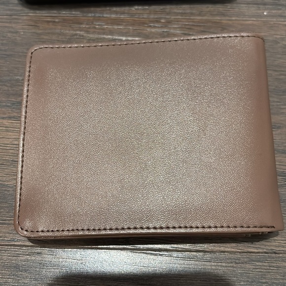 PUMA Tri-fold vegan leather wallet,6 card, ID slot,bill holder,slim fit,logo - Picture 3 of 13